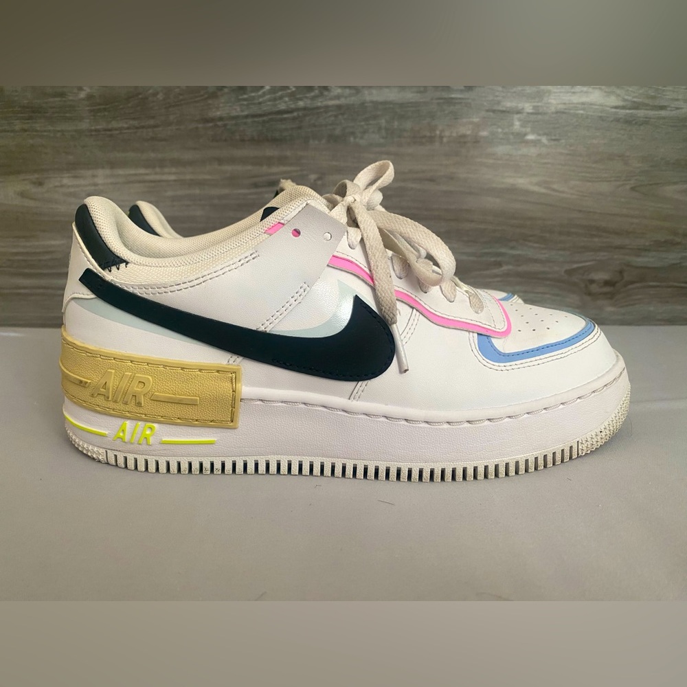 Nike Air Women’s Shoes. Size 9.5